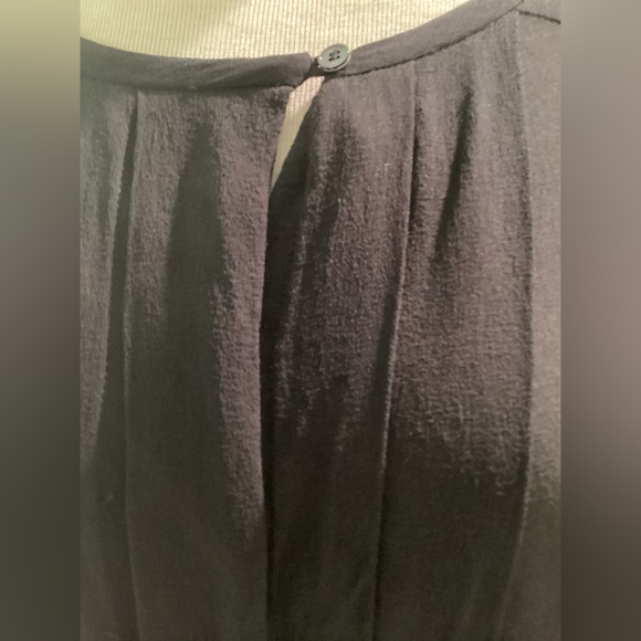 Babaton 100% silk top. Size M. - Picture 2 of 4